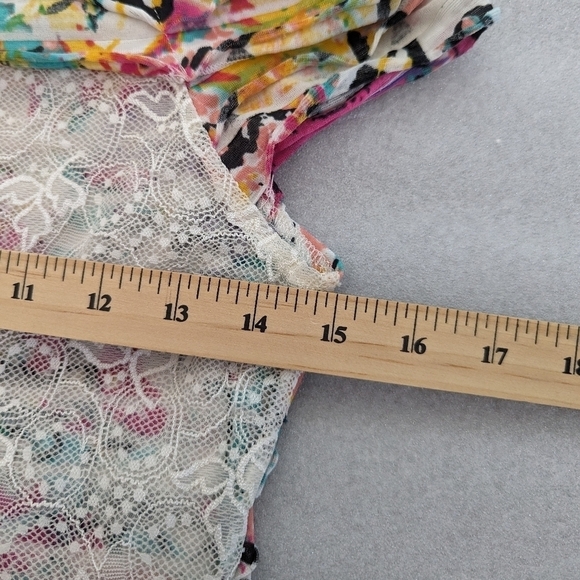 Y2k style white lace back multi color tiered layered cuffed sleeve top Small - Picture 7 of 10